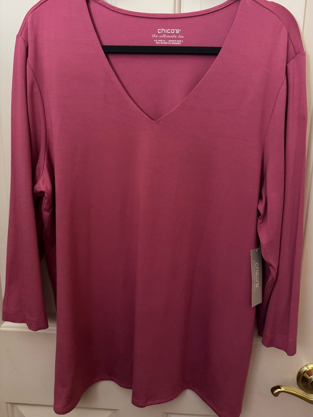 Chico's Tee The Ultimate Tee V-Neck and 3/4 Sleeves in Rose Chico’s Size 3 *NWT*